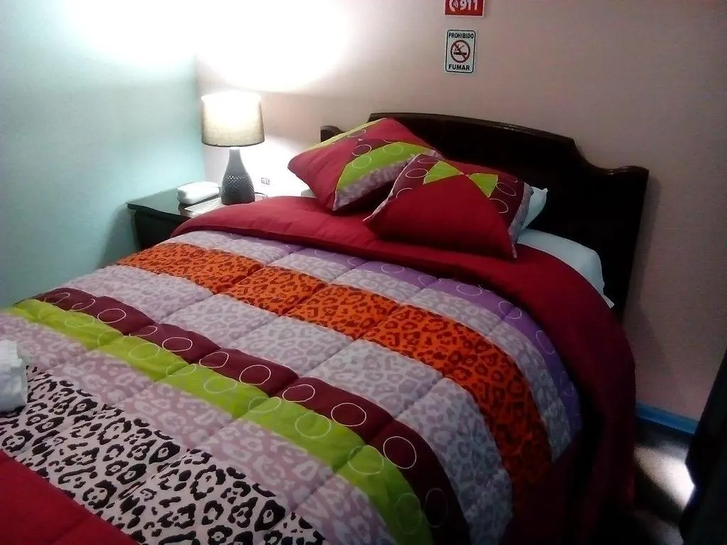 Hostal Ecokarmel Κίτο 3*,